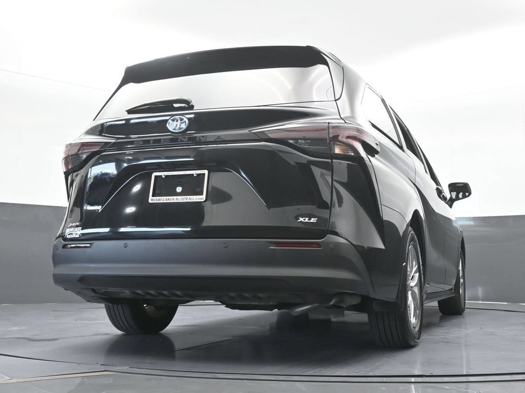 Used 2025 Toyota Sienna XLE w/ XLE Plus Package FWD image 63