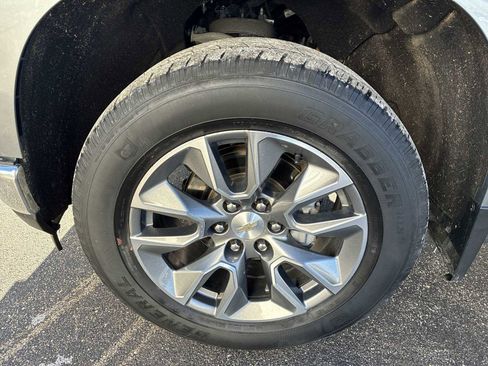 Used 2022 Chevrolet Silverado 1500 LT image 32