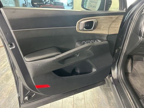 Used 2023 Kia Sorento X-Line EX image 12