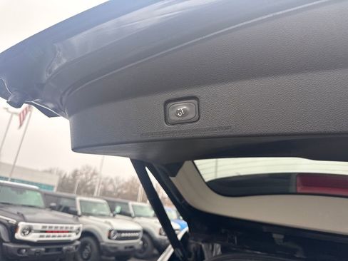 Used 2016 Ford Explorer Platinum image 12