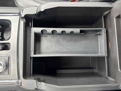 Used 2024 Ford Expedition XLT image 31