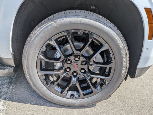 New 2026 GMC Yukon XL Denali AWD/4WD image 12