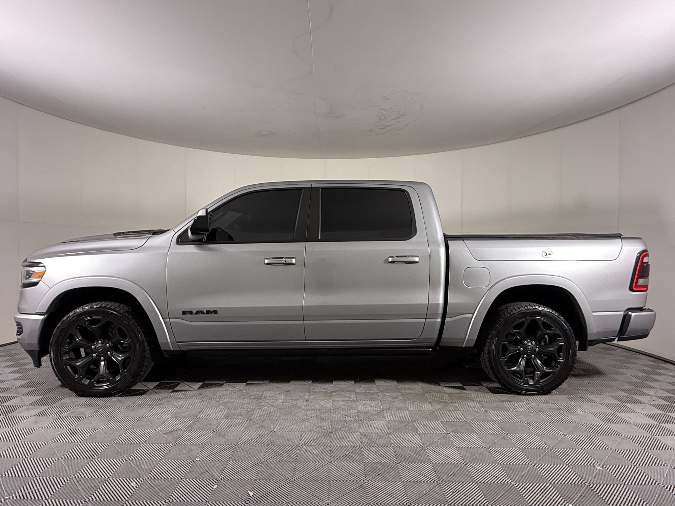 Used 2022 RAM 1500 Limited w/ Night Edition AWD/4WD image 2