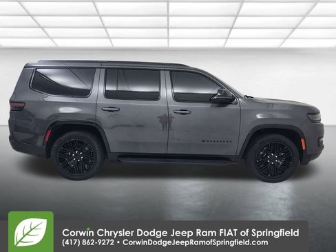 Used 2024 Jeep Wagoneer Series II image 9
