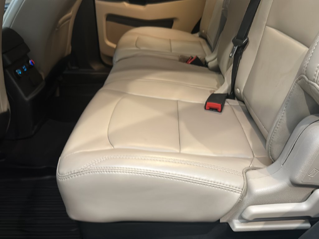Used 2019 Ford Explorer XLT w/ Equipment Group 202A AWD/4WD image 15