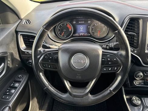 Used 2019 Jeep Cherokee Trailhawk AWD/4WD image 23