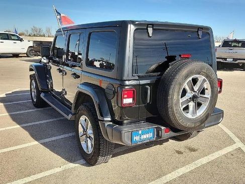 Used 2021 Jeep Wrangler Unlimited Sahara AWD/4WD image 3