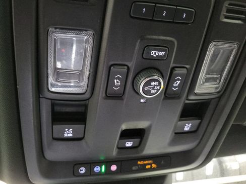 Used 2021 Cadillac Escalade Premium Luxury AWD/4WD image 21