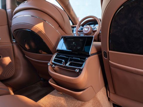 Used 2025 Bentley Flying Spur Plug-In Hybrid AWD/4WD image 57
