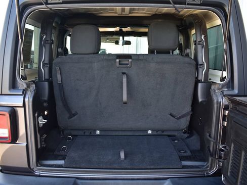 Used 2020 Jeep Wrangler Sport AWD/4WD image 21
