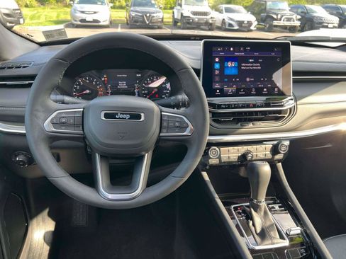 Used 2023 Jeep Compass Limited AWD/4WD image 28