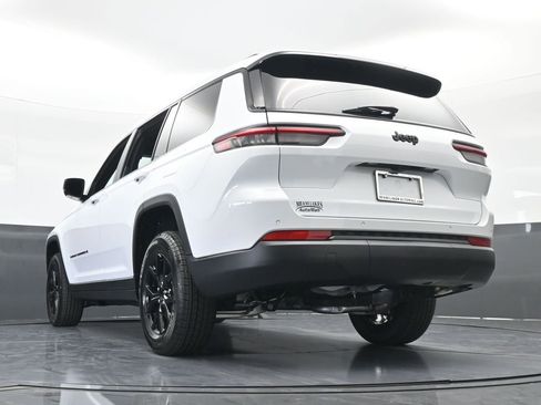 Used 2025 Jeep Grand Cherokee L Laredo image 50