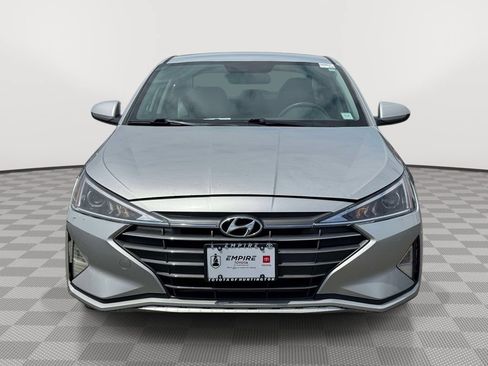 Used 2019 Hyundai Elantra SE w/ Cargo Package FWD image 2