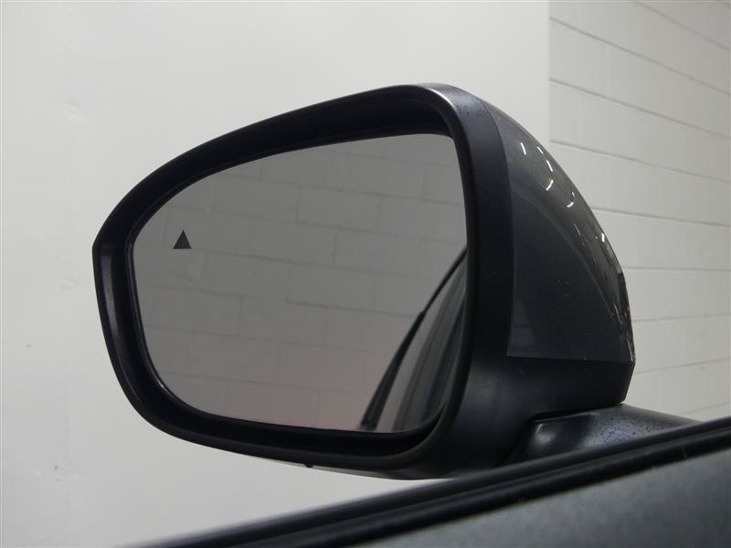 Used 2025 Nissan Kicks SV AWD/4WD image 14