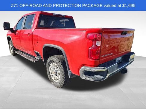 Used 2023 Chevrolet Silverado 2500 LT w/ Convenience Package image 3