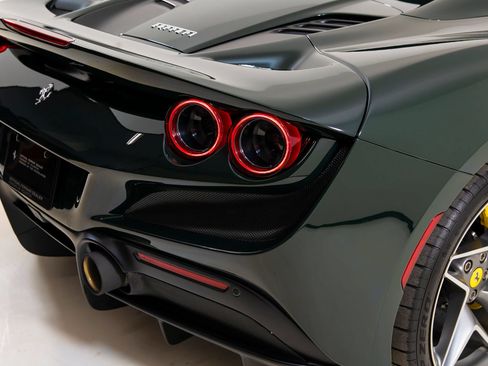 Certified 2022 Ferrari F8 Tributo RWD image 30