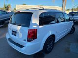 Used 2017 Dodge Grand Caravan SXT image 2
