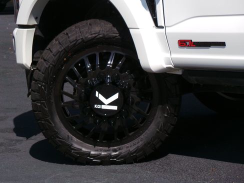 Used 2024 Ford F450 Limited w/ FX4 Off-Road Package AWD/4WD image 35