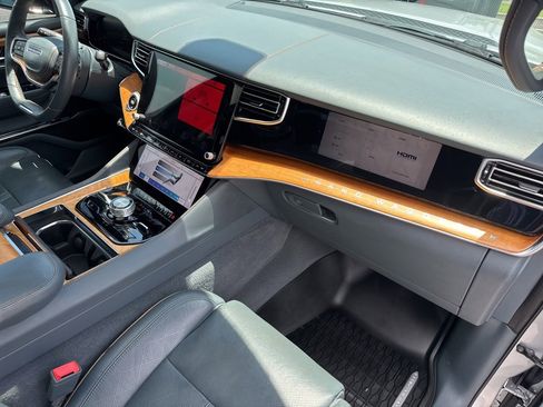 Used 2022 Jeep Grand Wagoneer Series II w/ Convenience Group III image 41