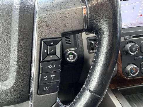Used 2017 Ford Expedition Platinum AWD/4WD image 25