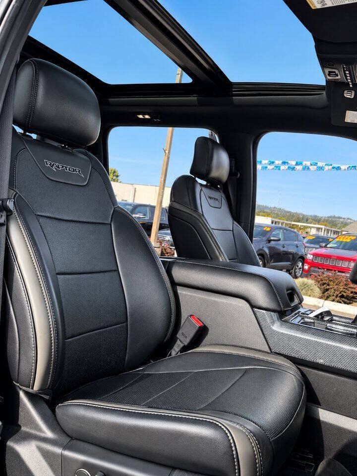 Used 2017 Ford F150 Raptor w/ Equipment Group 802A Luxury AWD/4WD image 6