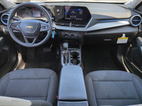 Used 2024 Chevrolet Trax LS FWD image 19