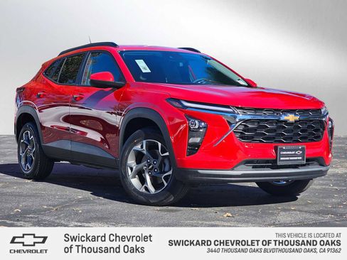 New 2026 Chevrolet Trax LT image 1