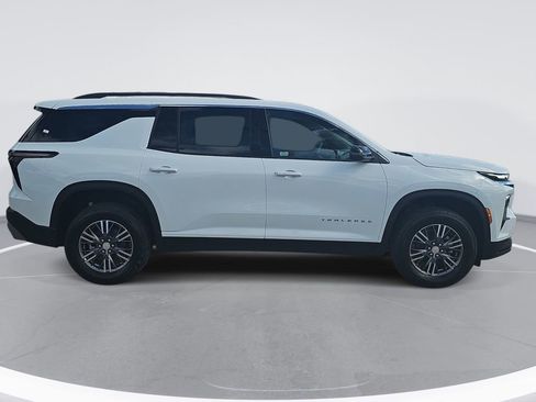 New 2026 Chevrolet Traverse LT FWD image 2