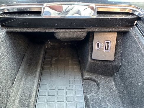 Certified 2022 Lincoln Nautilus Reserve image 25