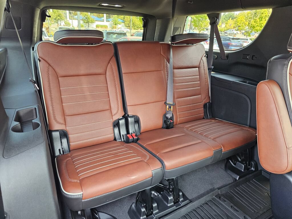 Used 2023 GMC Yukon XL Denali Ultimate AWD/4WD image 30