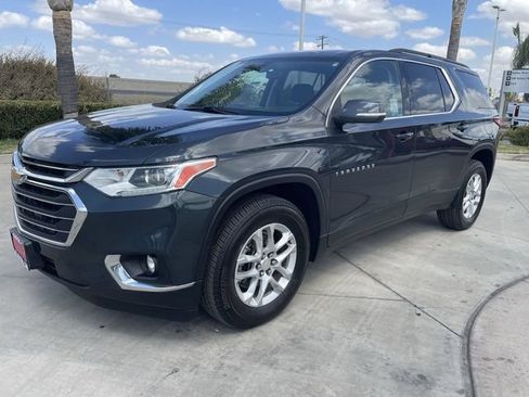 Certified 2021 Chevrolet Traverse LT FWD image 1