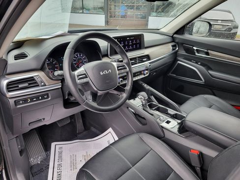 Used 2022 Kia Telluride EX w/ EX Premium Package image 18