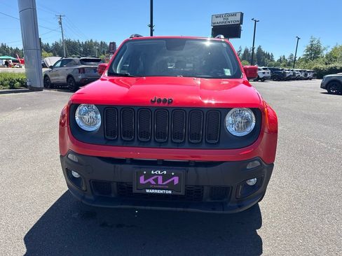 Used 2018 Jeep Renegade Altitude AWD/4WD image 3