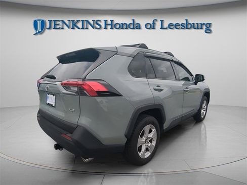 Used 2019 Toyota RAV4 XLE w/ Convenience Package image 4