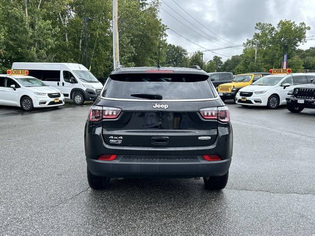 Used 2023 Jeep Compass Latitude AWD/4WD image 4