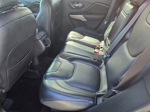 Used 2018 Jeep Cherokee Latitude w/ Altitude Package image 7