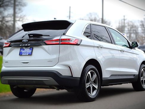 Used 2024 Ford Edge SEL w/ Convenience Package image 5