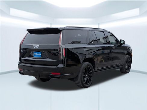 Used 2024 Cadillac Escalade ESV Sport Platinum w/ LPO, ONYX Package AWD/4WD image 5