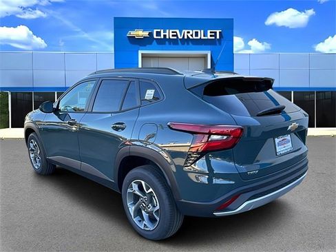 New 2026 Chevrolet Trax LT w/ Driver Confidence Package image 5