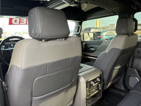 Used 2025 GMC Hummer EV 2X image 25