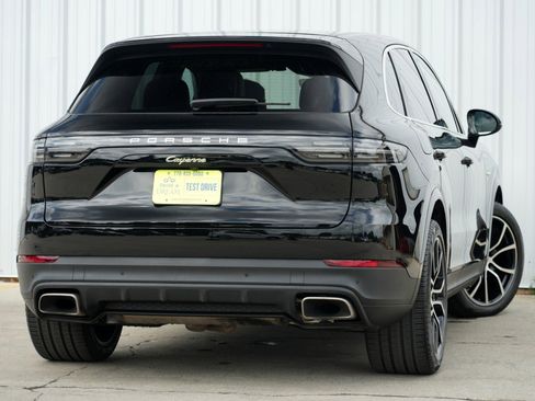 Used 2022 Porsche Cayenne E-Hybrid image 5