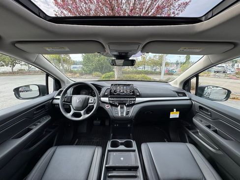 New 2026 Honda Odyssey EX-L image 2