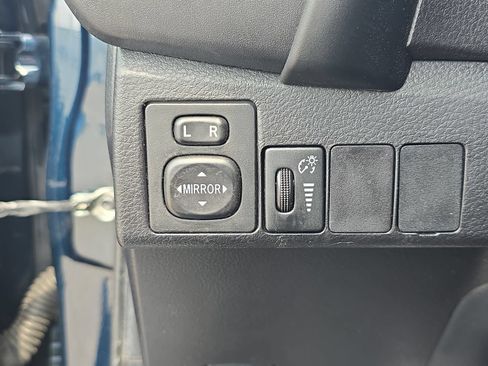 Used 2018 Toyota Corolla SE FWD image 26