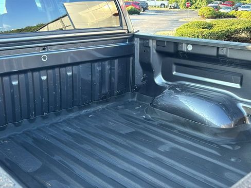 Used 2018 Toyota Tundra SR5 w/ SR5 Upgrade Package AWD/4WD image 32