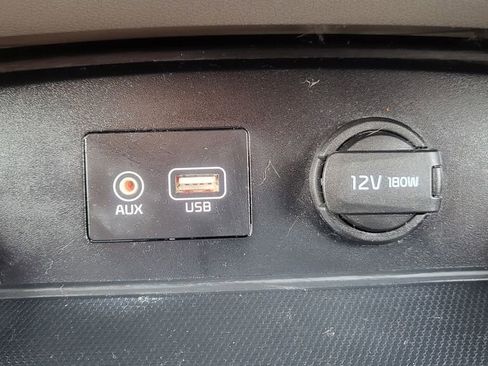 Used 2019 Kia Sedona LX FWD image 34