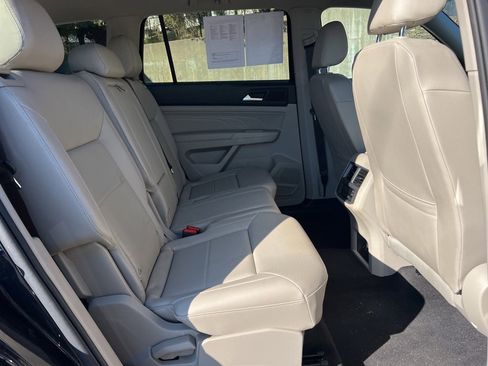 Used 2021 Volkswagen Atlas SE image 25