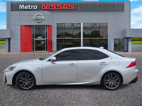 Used 2017 Lexus IS 350 image 3