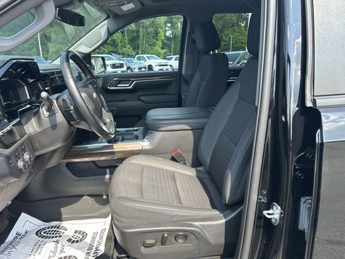 Used 2023 Chevrolet Silverado 1500 LT AWD/4WD image 16