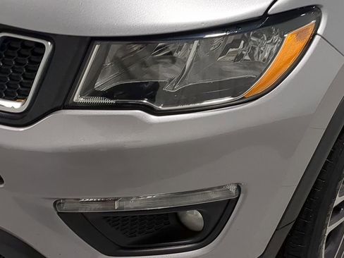 Used 2019 Jeep Compass Latitude image 21