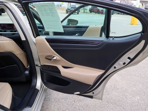 Used 2021 Lexus ES 350 w/ Premium Package image 29